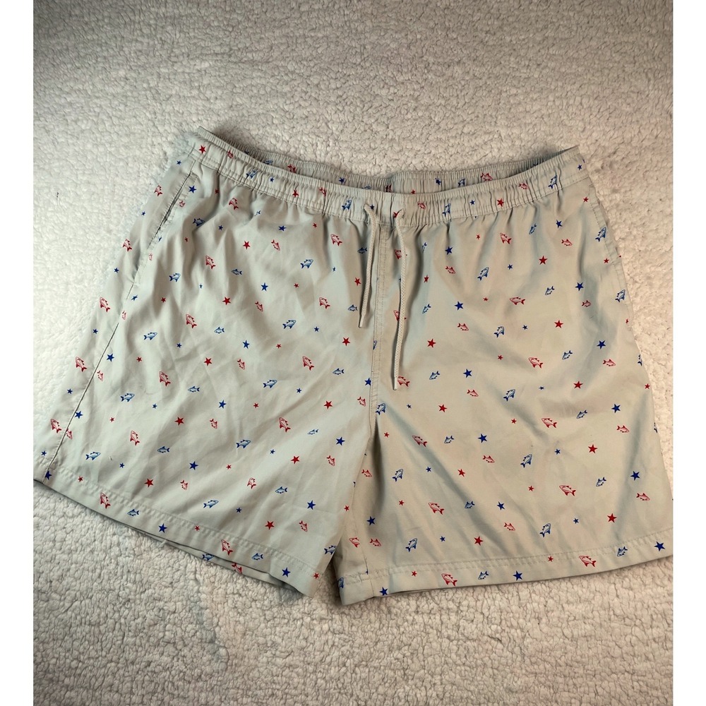 Magellan Outdoors Mens 2XL Fish Gear Swim Trunks Gray Red Blue Stars Fish Print